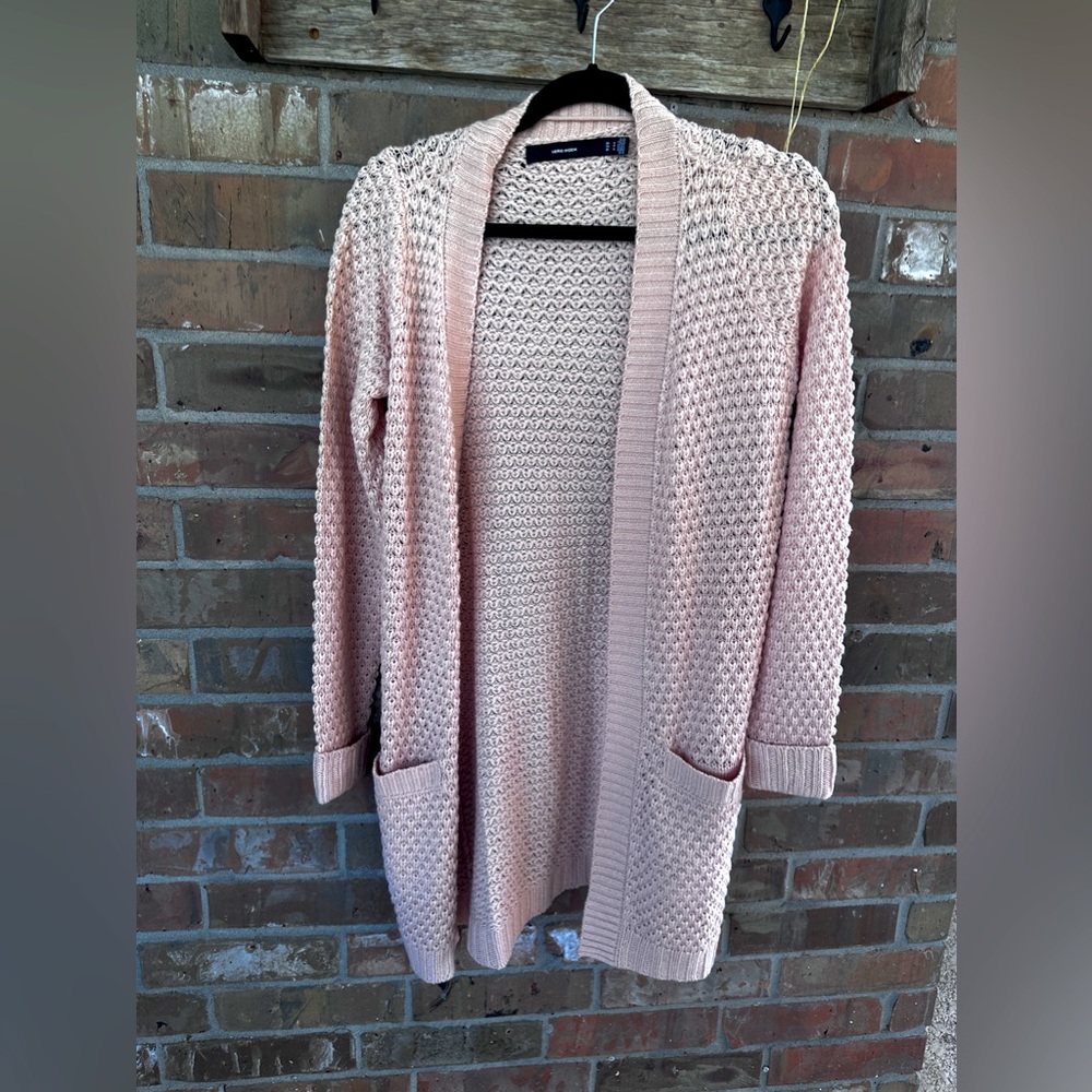 VERO MODA pink knit wrap with pockets. New without tags. Size small